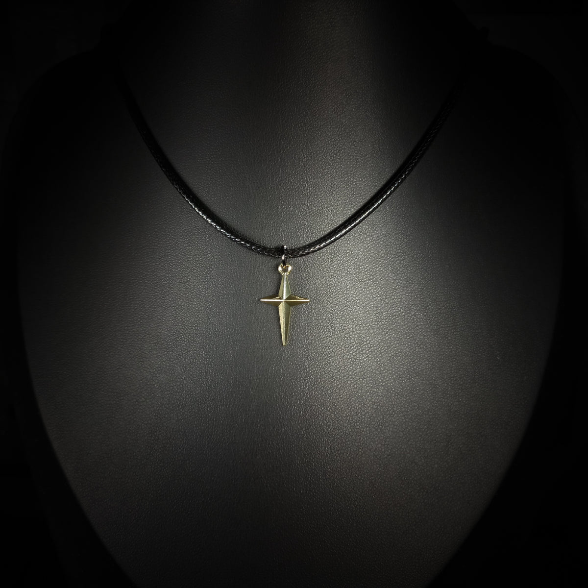 Collier Étoile à Quatre Pointes Dorée