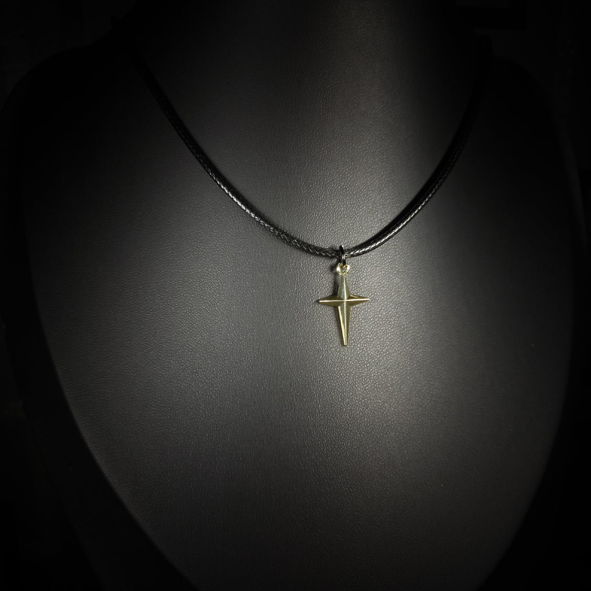 Collier Étoile à Quatre Pointes Dorée