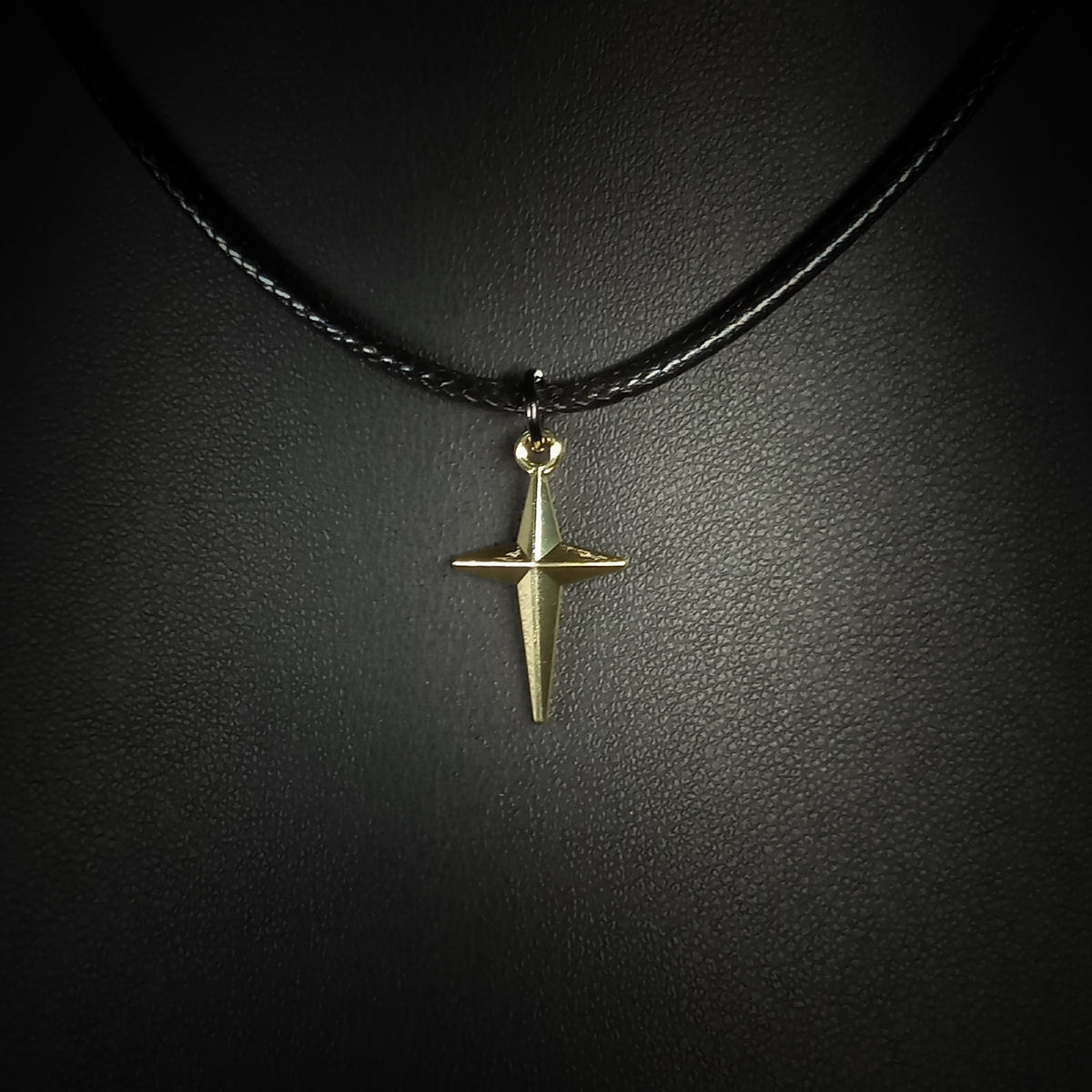 Collier Étoile à Quatre Pointes Dorée