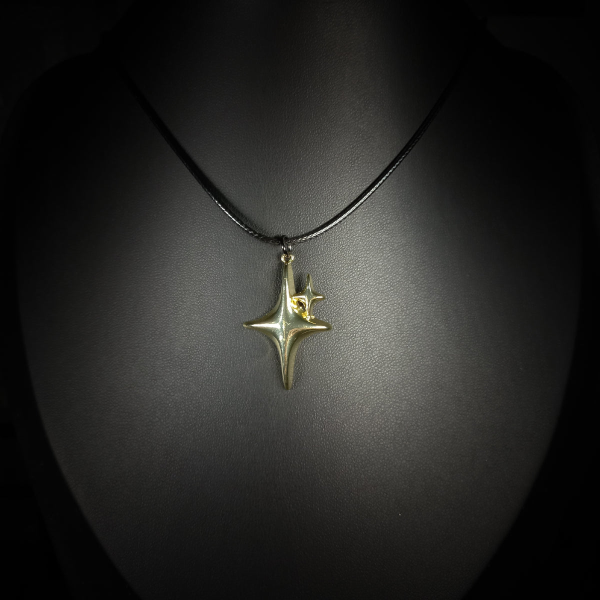 Collier Céleste Doré à Double Étoile