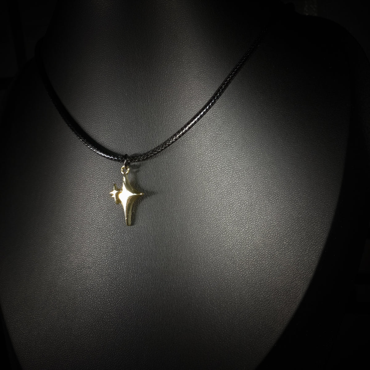 Collier Céleste Doré à Double Étoile