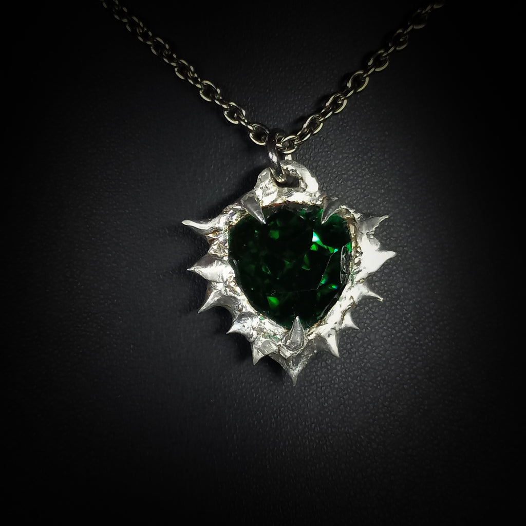 Collier en Étain & Pierre Verte Facettée