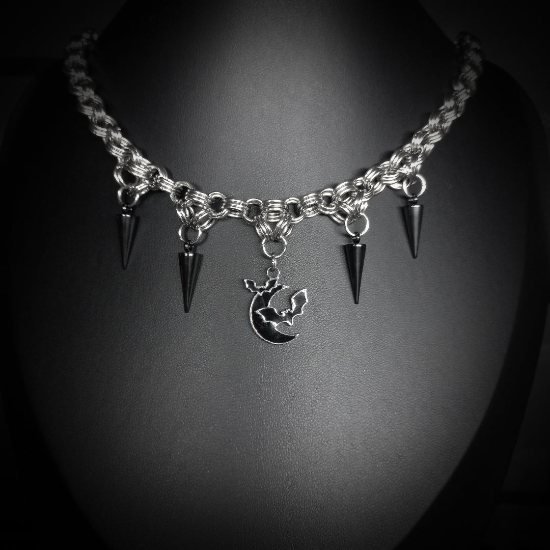 Collier Midnight – Moonbat Dark