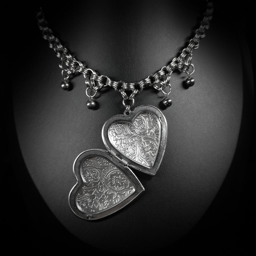 Collier Midnight – Cœur Reliquaire