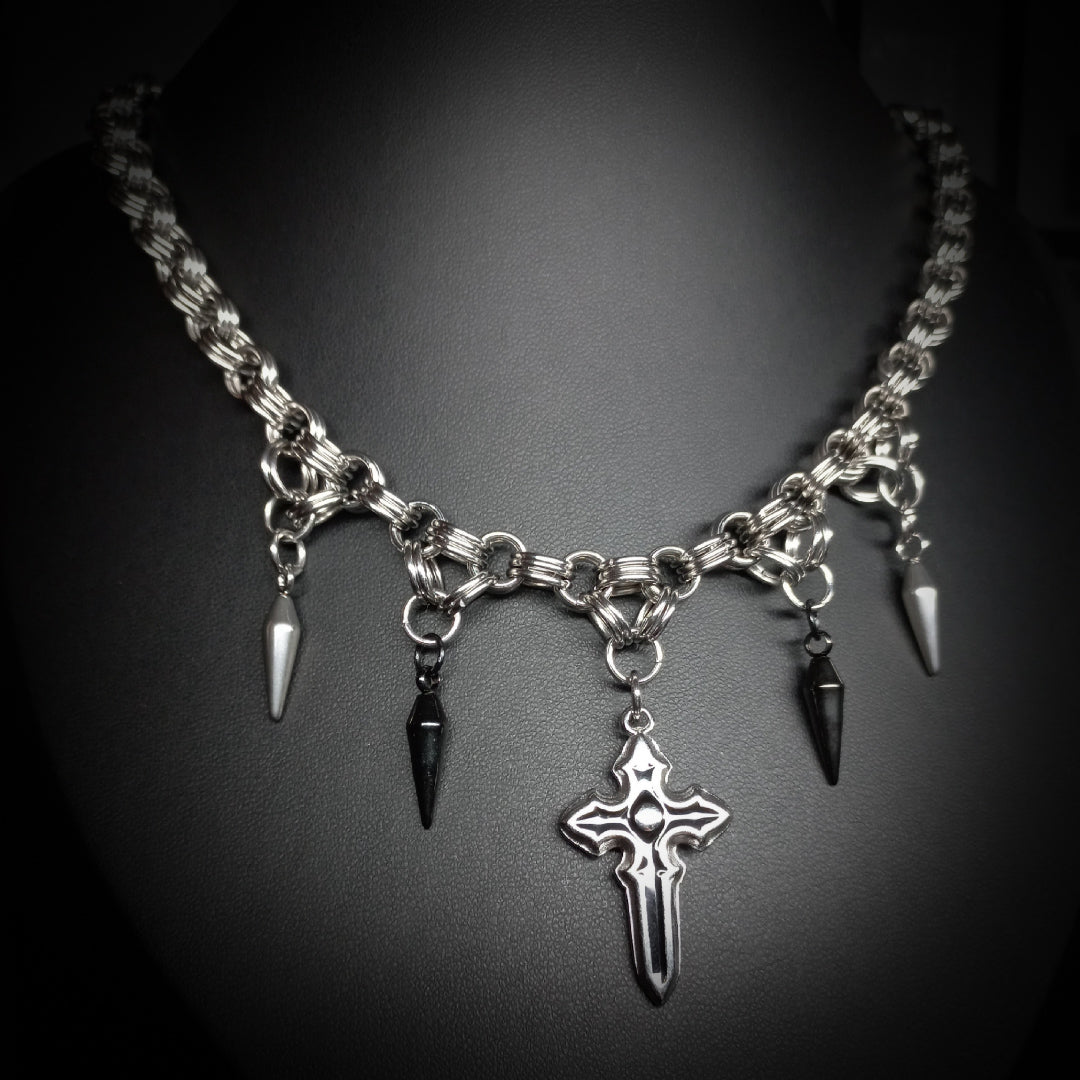Collier Midnight – Crucifix Obscur