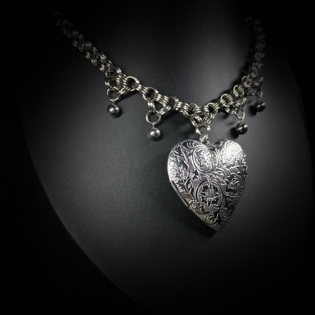 Collier Midnight – Cœur Reliquaire