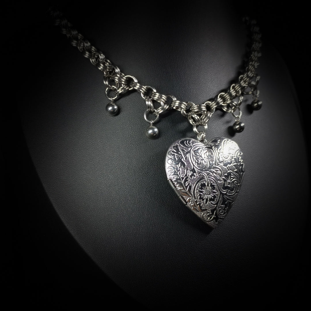 Collier Midnight – Cœur Reliquaire